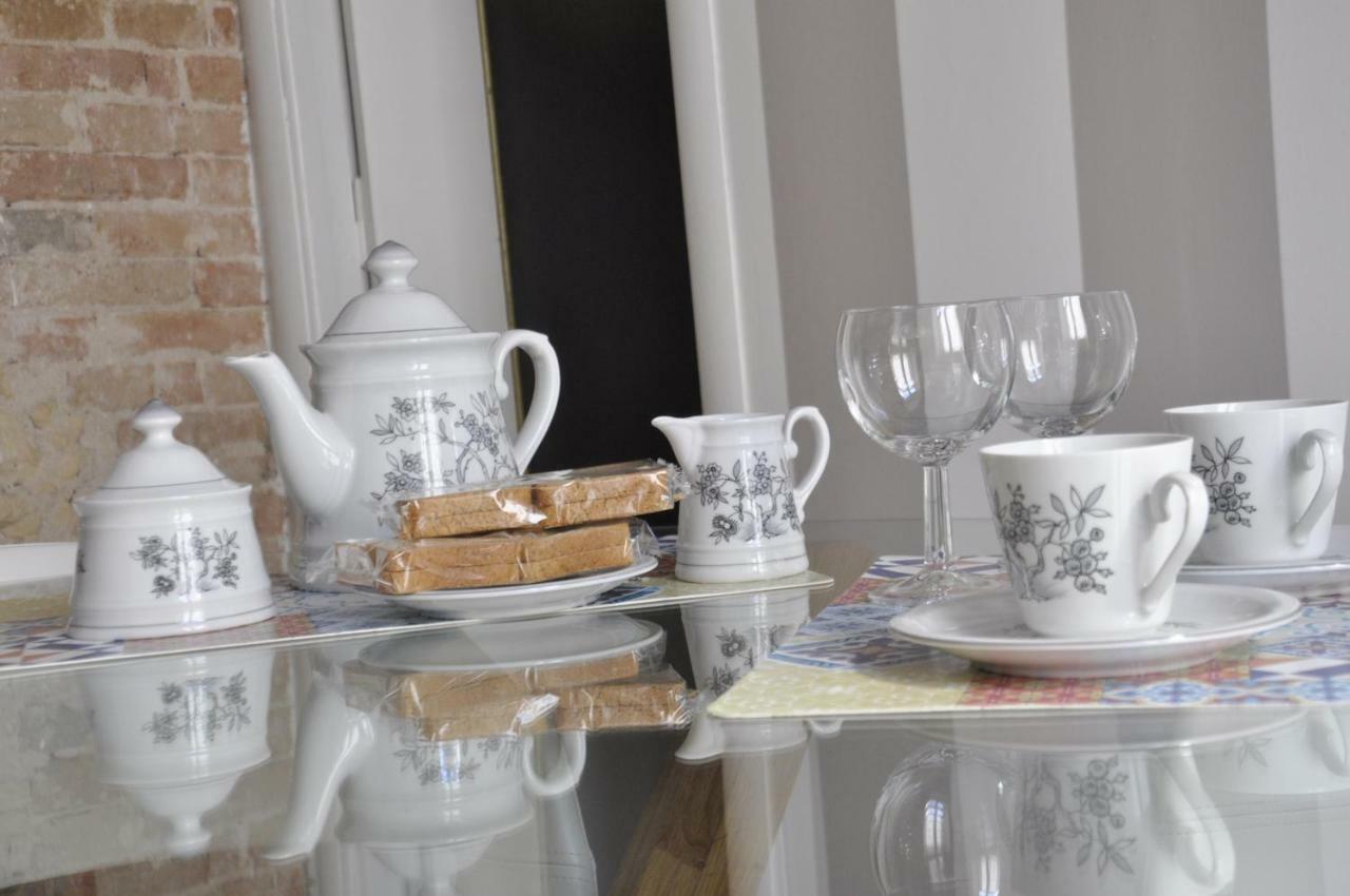 New Romantic Suite Cagliari Bagian luar foto
