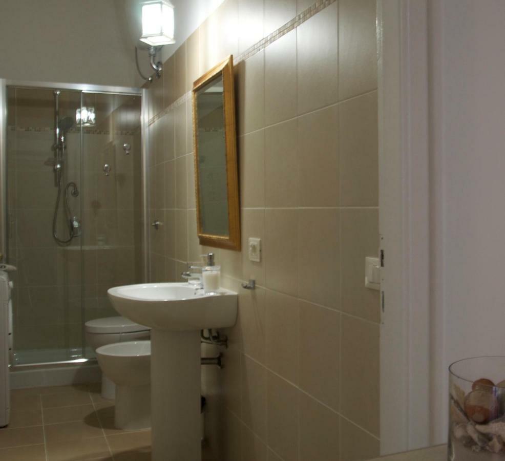 New Romantic Suite Cagliari Bagian luar foto