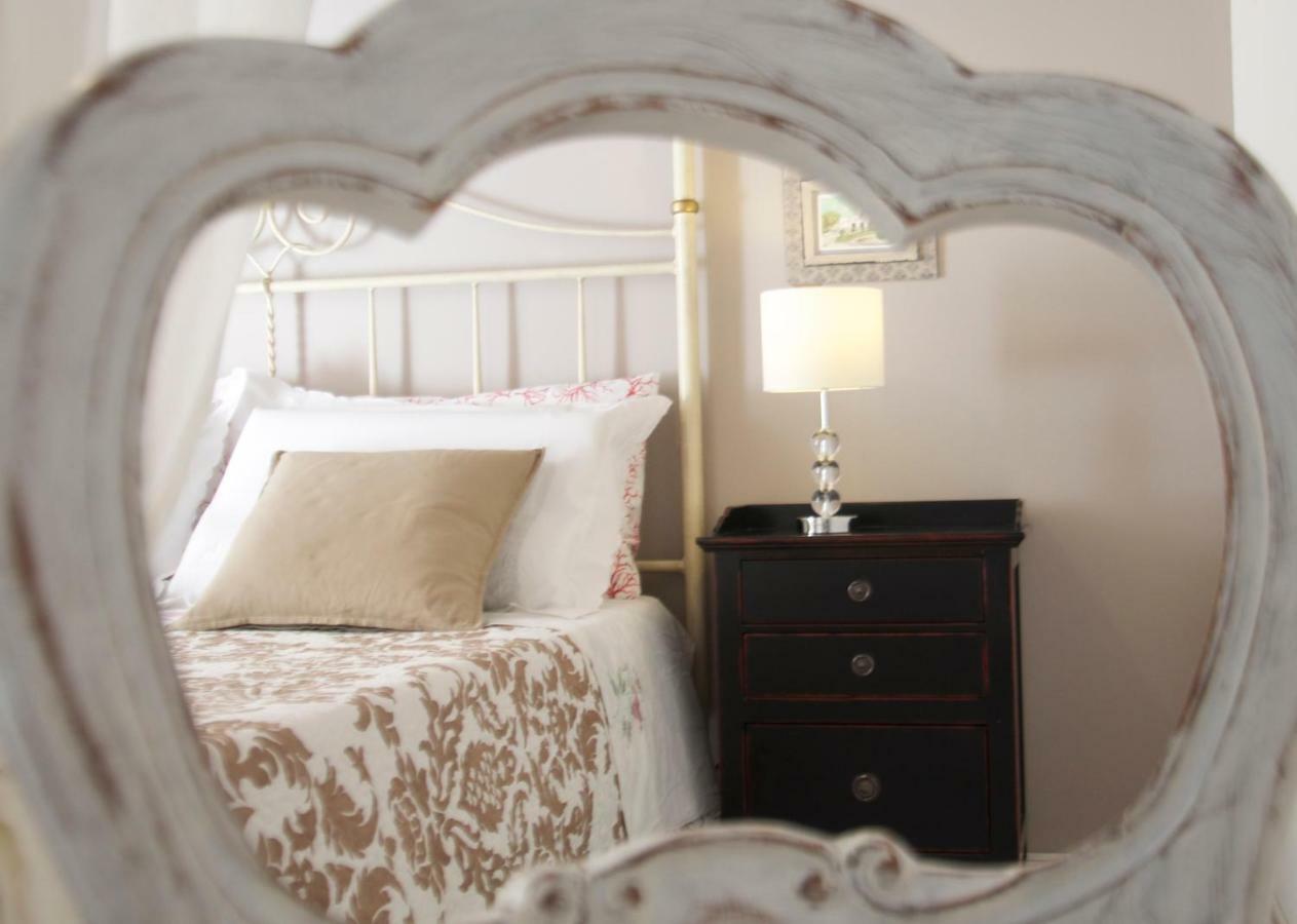 New Romantic Suite Cagliari Bagian luar foto